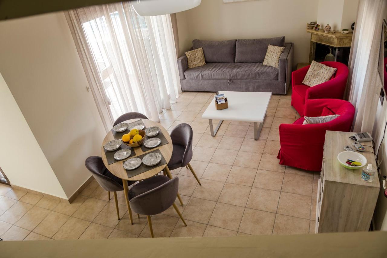 The Corner House At Gennadi Court Villa Bagian luar foto