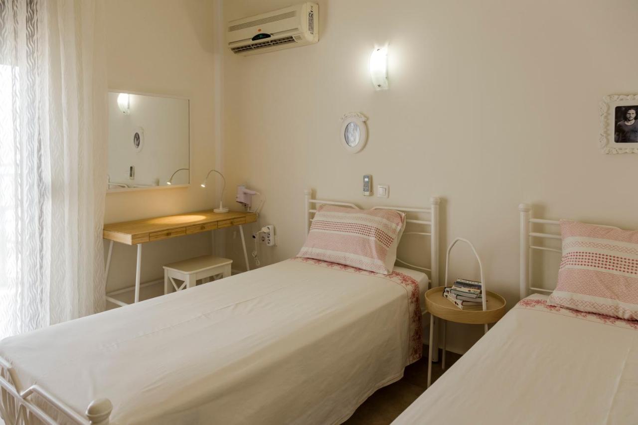 The Corner House At Gennadi Court Villa Bagian luar foto