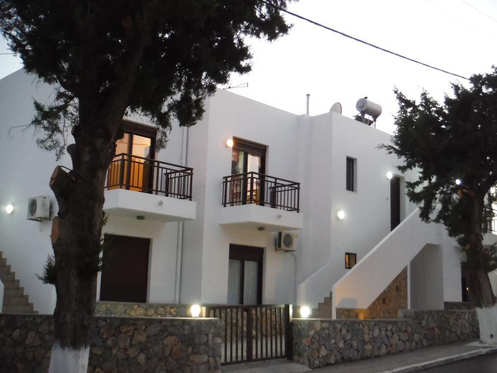 The Corner House At Gennadi Court Villa Bagian luar foto